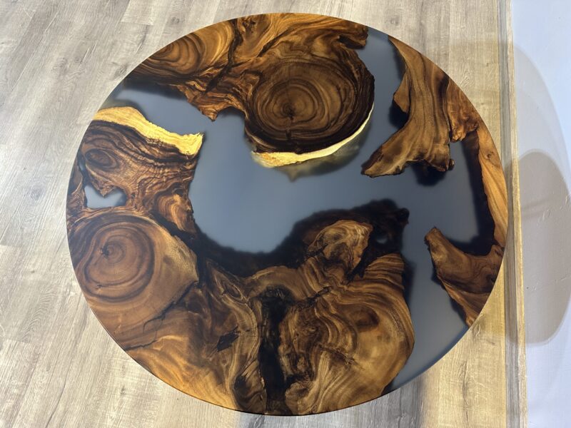 Epoxy sofabord - sort transparent epoxy