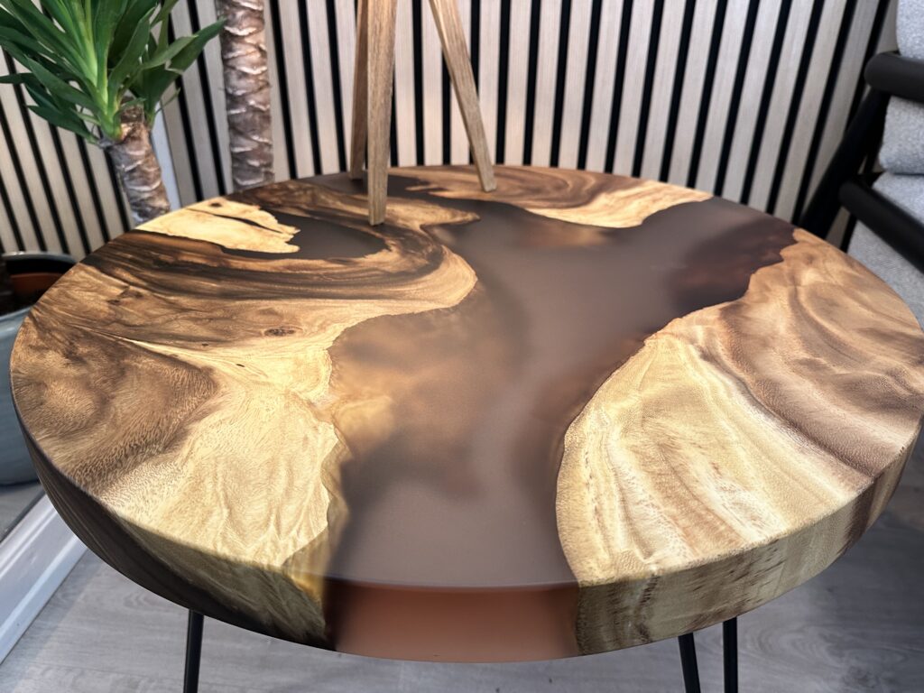 Epoxy sofabord - Transparent M19 60cm