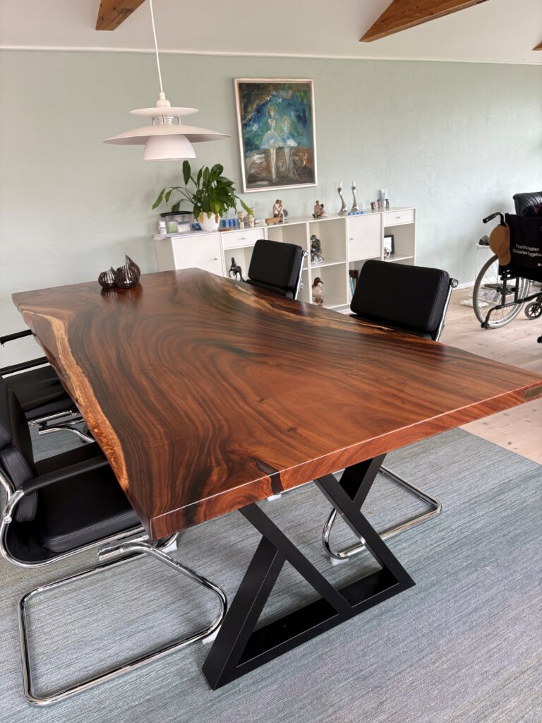 Epoxy plankebord med transparent epoxy hjemme hos kunde, billede 4 af 20