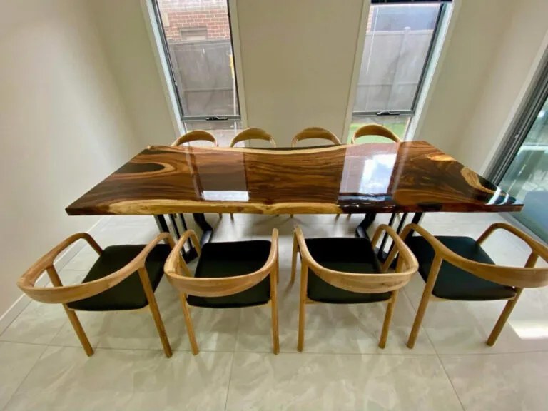 Spisebord med designerstole i Nature