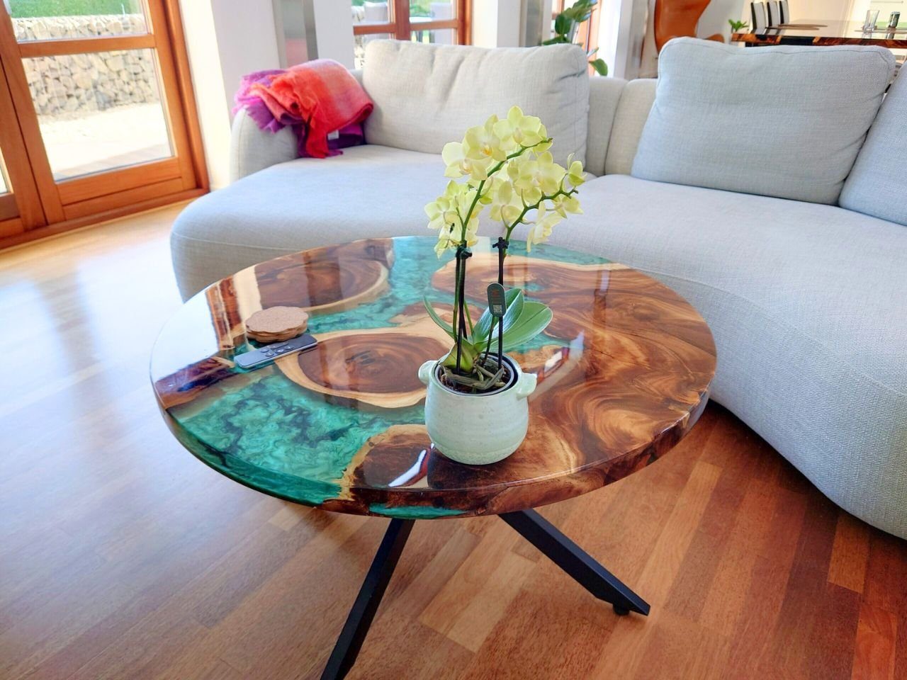 Epoxy-coffe-table.jpg
